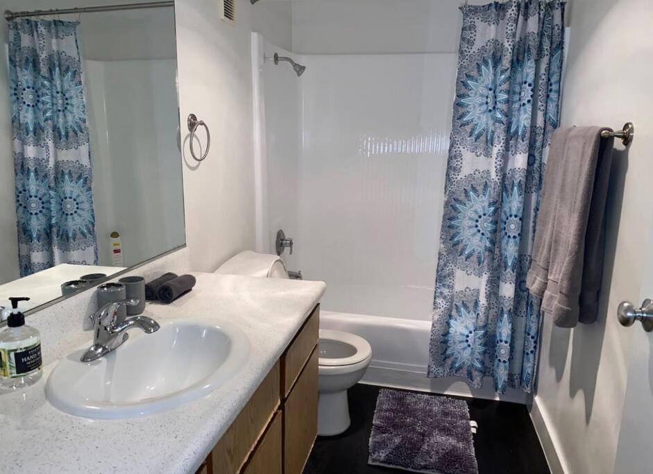 Big Comfy 2 Bedrooms 2 Baths Unit In Downtown La! * Los Angeles